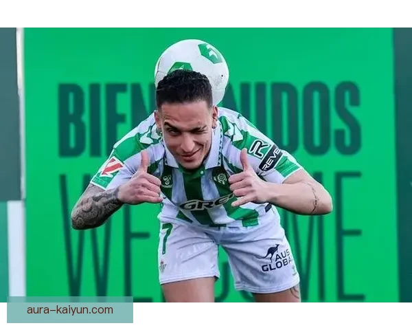 安东尼在阿贾克斯期间的表现亮眼，未来之星的崛起备受关注